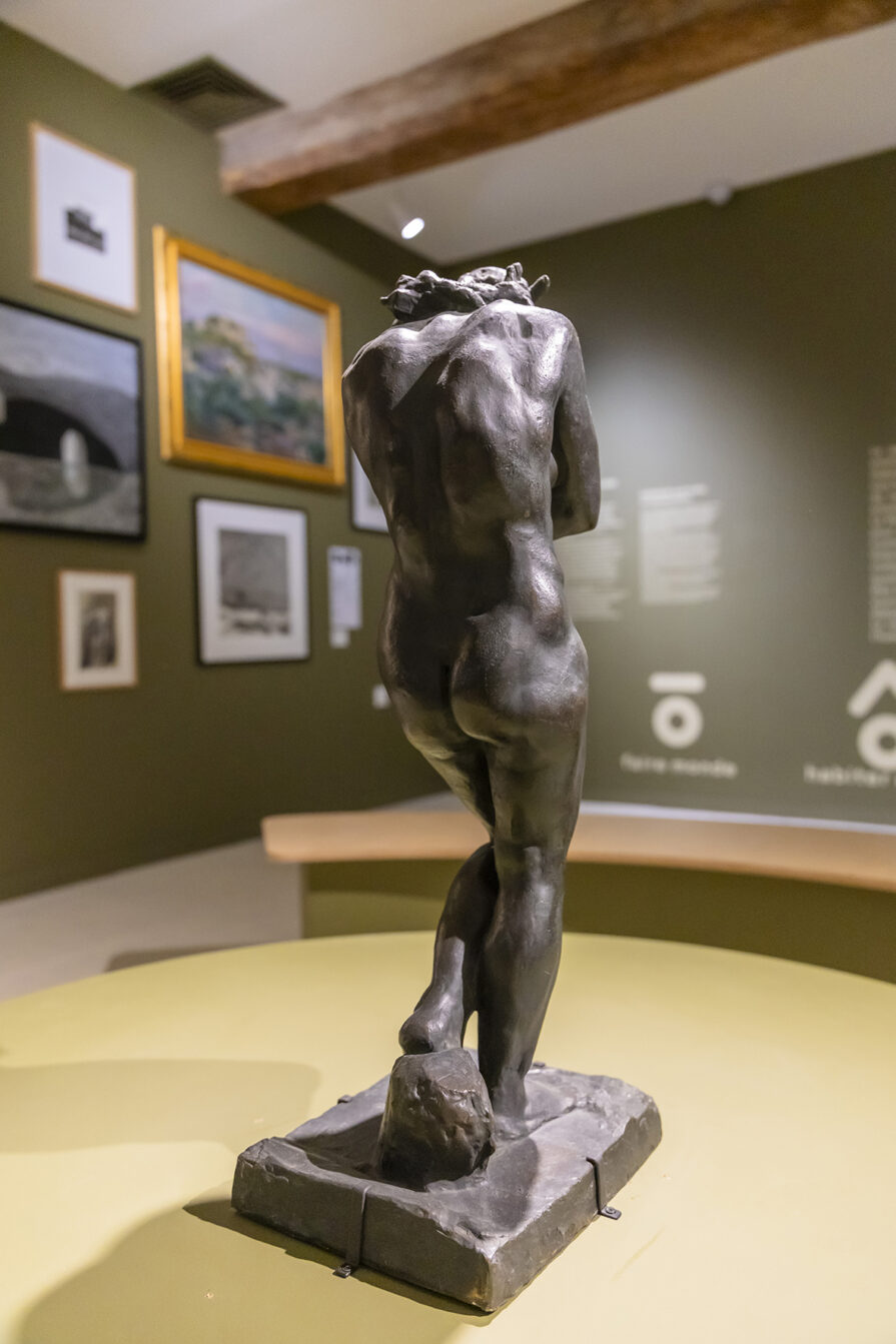 Vue de la sculpture de Eve de Rodin